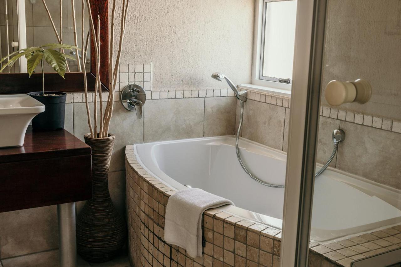 Artemis Hotel Swakopmund Buitenkant foto