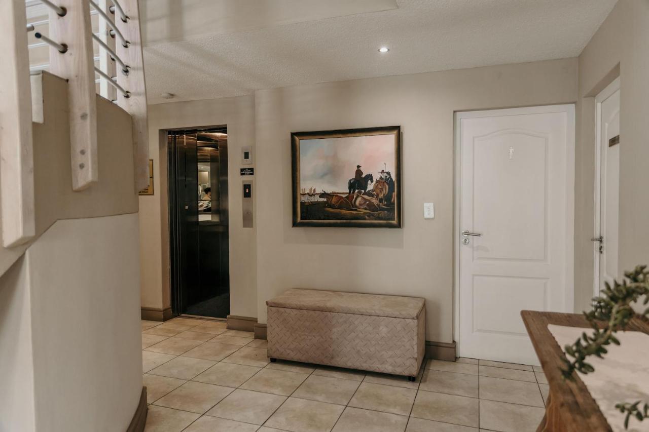 Artemis Hotel Swakopmund Buitenkant foto
